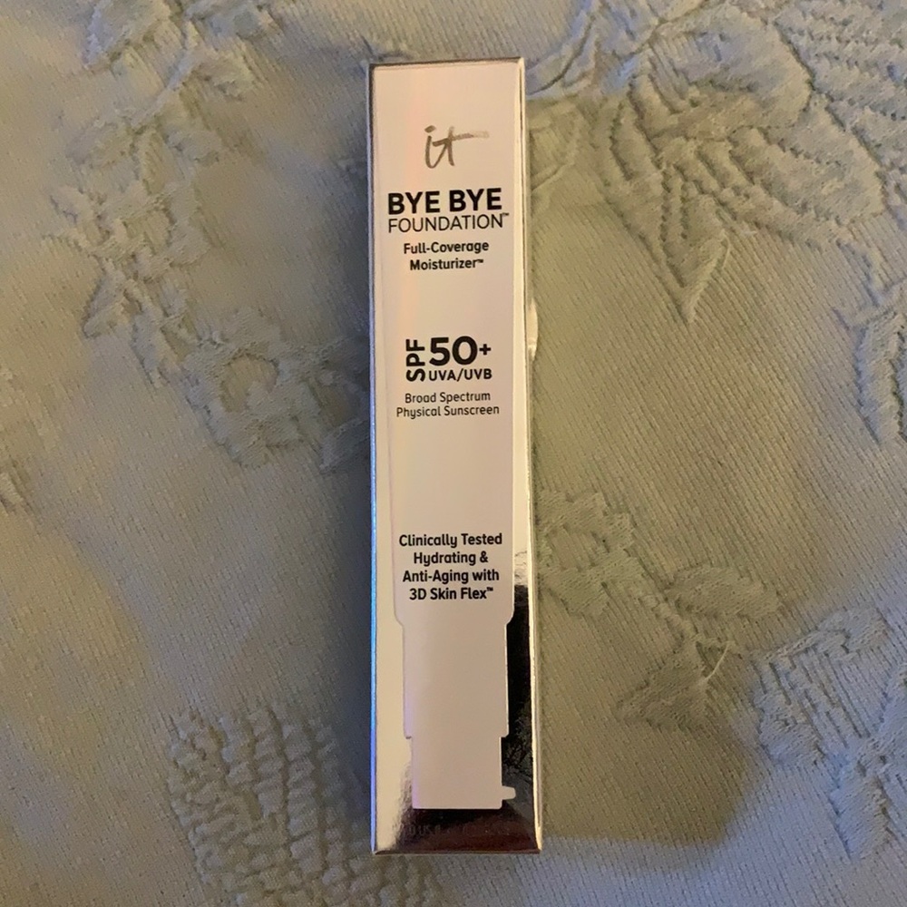 It cosmetics bye bye foundation in fair light.